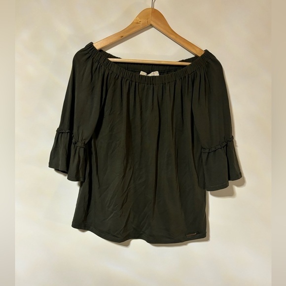Michael Kors- Green off the shoulder ruffled shirt Size Med - Picture 1 of 5